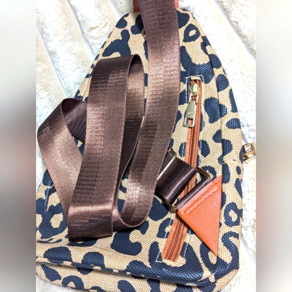 Zhen Meishi Leopard Print Crossbody Bag Lots of Pockets - Picture 6 of 6